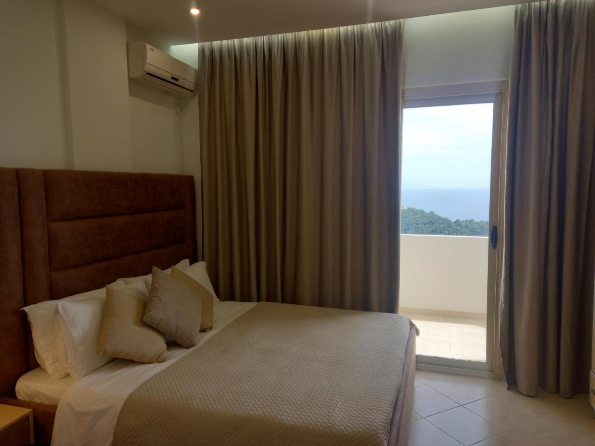 Hotel Relax Dhërmi Екстериор снимка