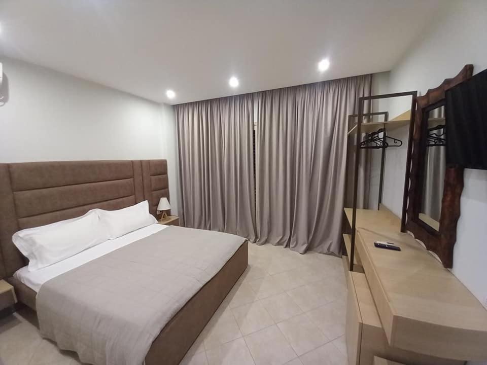 Hotel Relax Dhërmi Екстериор снимка
