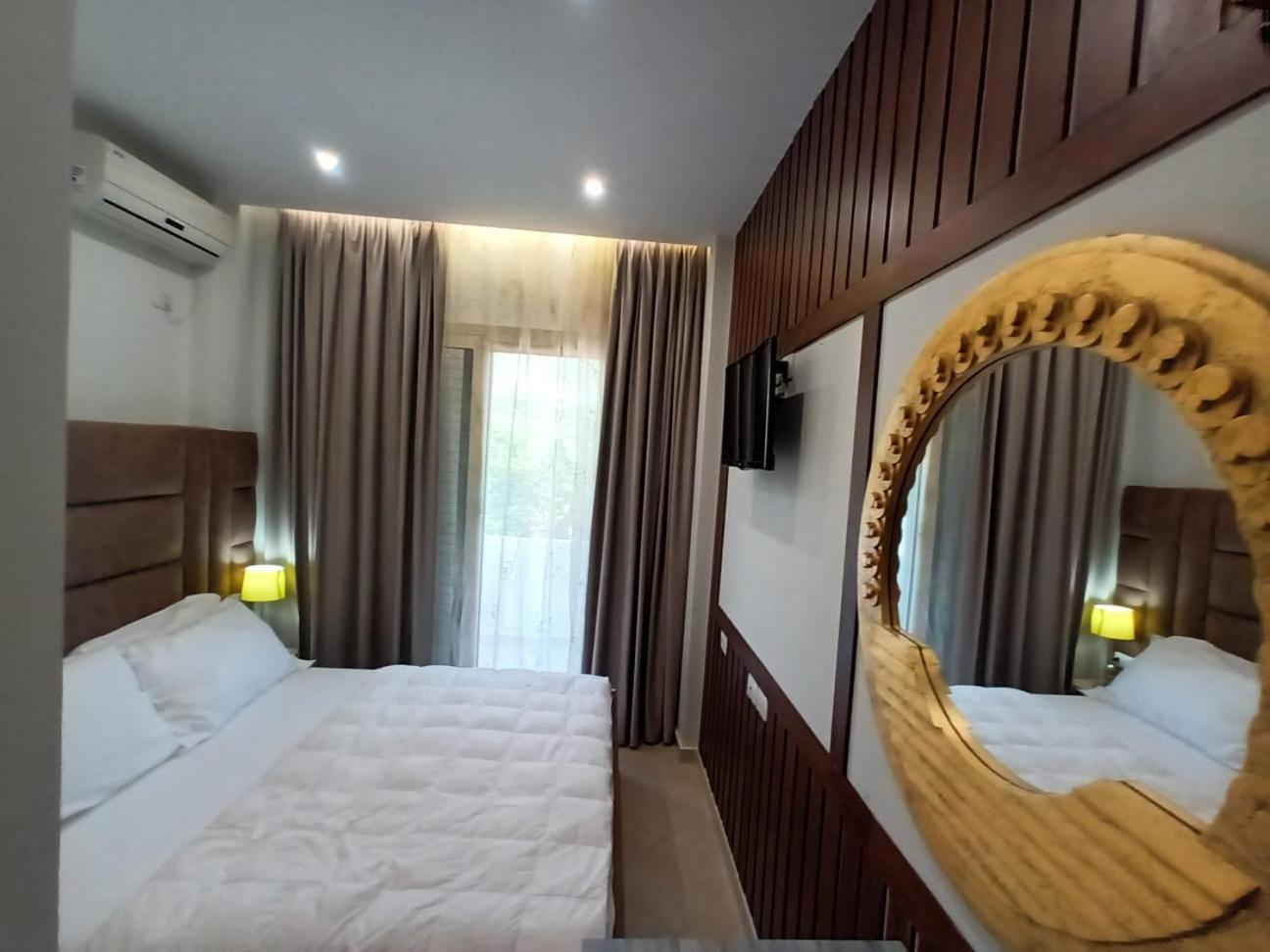 Hotel Relax Dhërmi Екстериор снимка