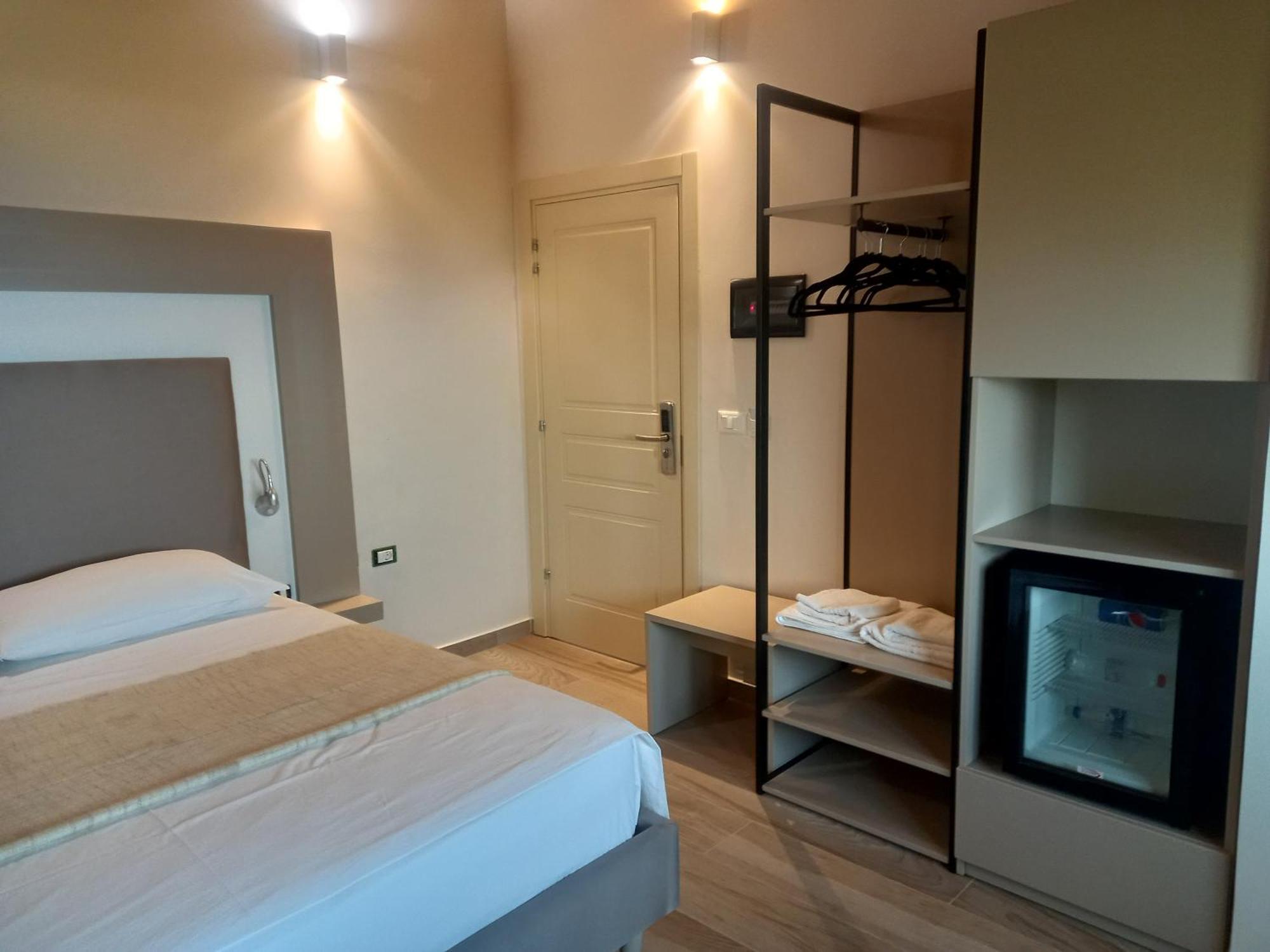 Hotel Relax Dhërmi Екстериор снимка