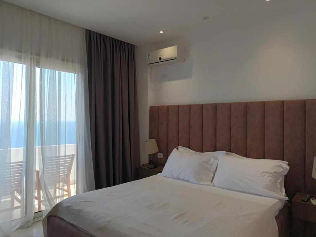 Hotel Relax Dhërmi Екстериор снимка