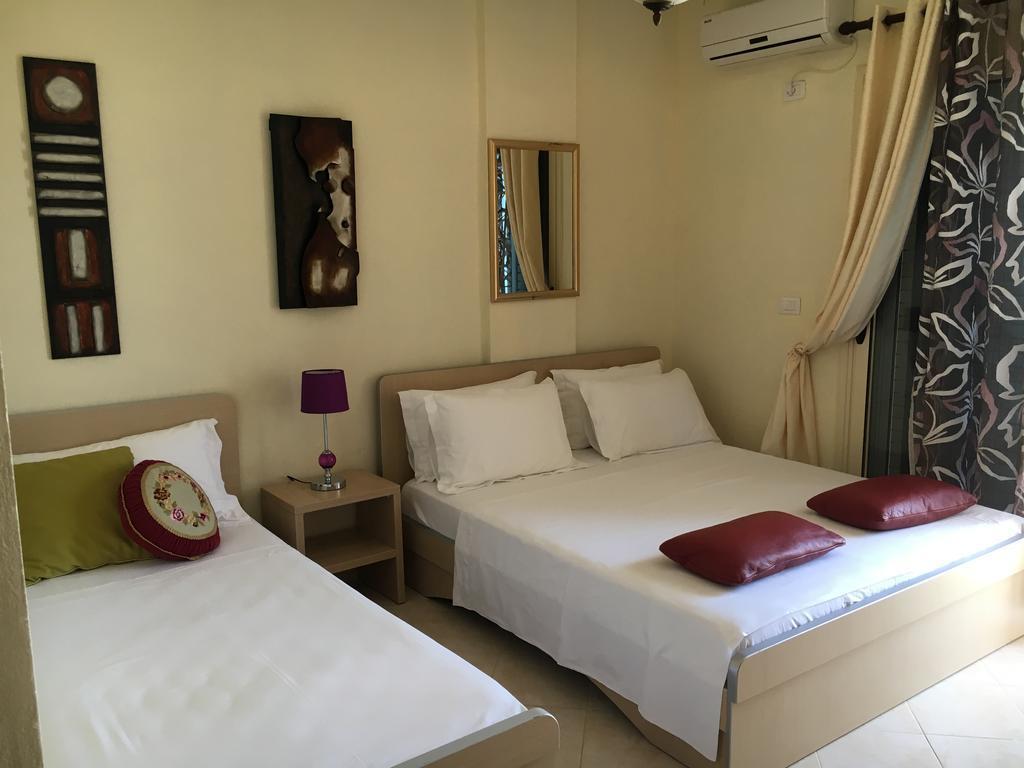 Hotel Relax Dhërmi Стая снимка